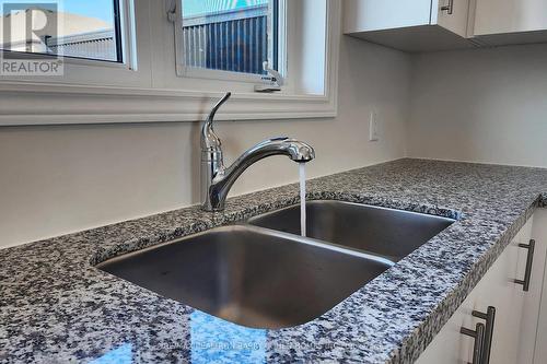 12218 Mclaughlin Rd, Caledon, ON - Indoor Photo Showing Kitchen With Double Sink
