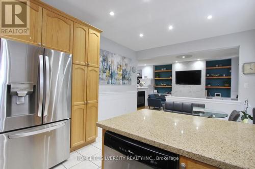 103 Watsonbrook Drive, Brampton, ON - Indoor Photo Showing Kitchen