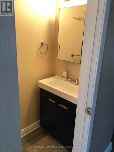 5 Foster Cres, Brampton, ON - Indoor Photo Showing Bathroom