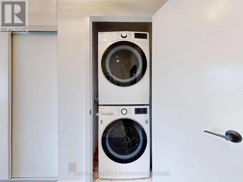 #1001 -1815 Yonge St, Toronto, ON - Indoor Photo Showing Laundry Room