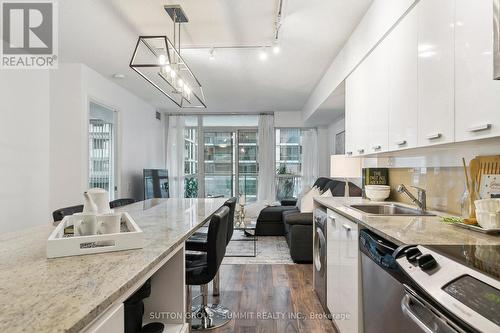 #1111 -15 Singer Crt, Toronto, ON - Indoor Photo Showing Kitchen With Upgraded Kitchen