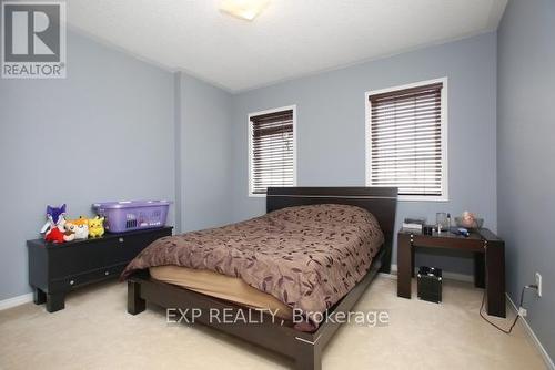 1335 Langley Circ, Oshawa, ON - Indoor Photo Showing Bedroom