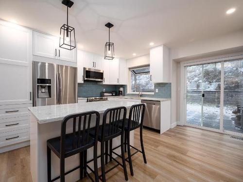 2089 Tremerton Drive, Kamloops, BC - Indoor Photo Showing Kitchen With Upgraded Kitchen