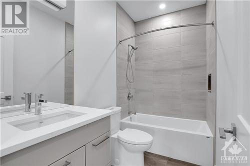 320 Mona Avenue Unit#A, Ottawa, ON - Indoor Photo Showing Bathroom