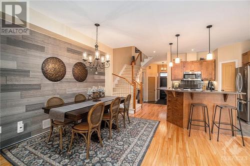 6084 North Bluff Drive, Ottawa, ON - Indoor Photo Showing Kitchen With Upgraded Kitchen