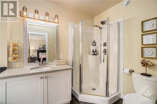 6084 North Bluff Drive, Ottawa, ON - Indoor Photo Showing Bathroom