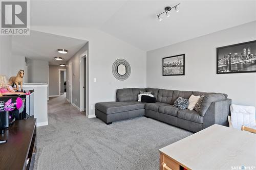3244 Crosbie Crescent, Regina, SK - Indoor Photo Showing Living Room