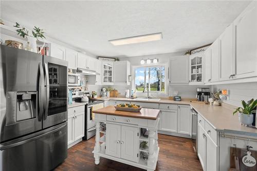 296 South Cayuga Road, Dunnville, ON - Indoor Photo Showing Kitchen