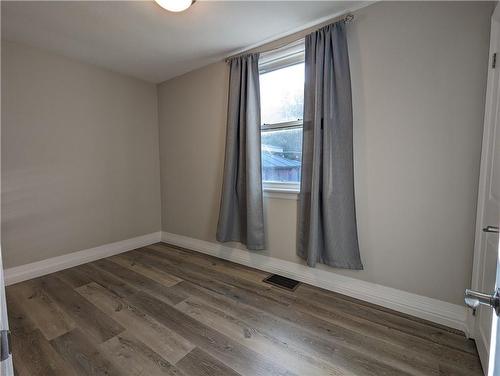 38 Dunkirk Drive, Hamilton, ON - Indoor Photo Showing Other Room