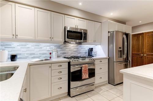 80 Albion Falls Boulevard, Hamilton, ON - Indoor Photo Showing Kitchen With Double Sink With Upgraded Kitchen