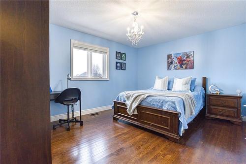 70 Watercrest Drive, Stoney Creek, ON - Indoor Photo Showing Bedroom