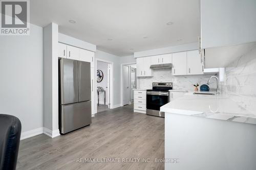 #Upper -25 Twinberry Cres, Vaughan, ON - Indoor Photo Showing Kitchen