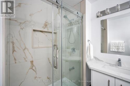 Upper - 25 Twinberry Crescent, Vaughan, ON - Indoor Photo Showing Bathroom
