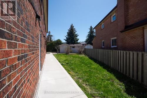 #Upper -25 Twinberry Cres, Vaughan, ON - Outdoor With Exterior