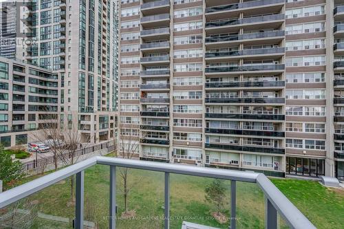 Th05 - 101 Erskine Avenue, Toronto, ON - Outdoor With Balcony With Facade