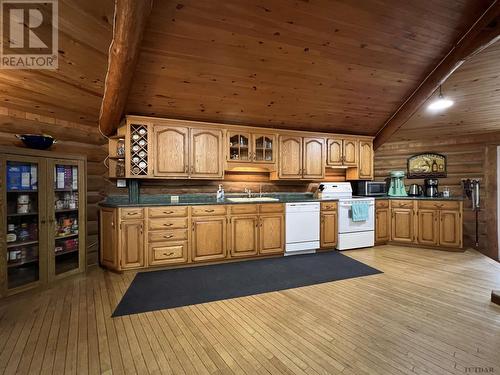 3121 655 Hwy, Timmins, ON - Indoor Photo Showing Kitchen