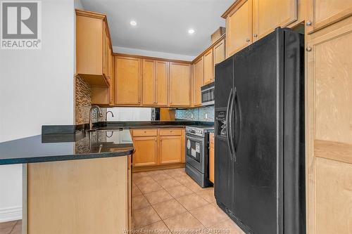 1225 Riverside Drive West Unit# 303, Windsor, ON - Indoor Photo Showing Kitchen