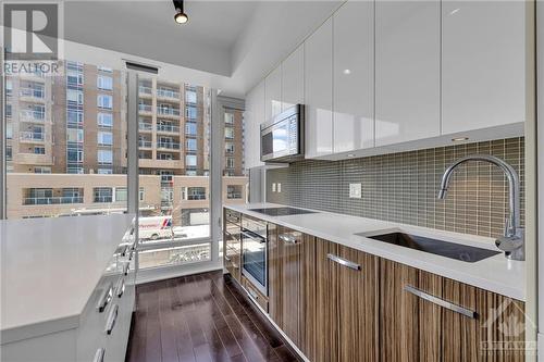 111 Champagne Avenue Unit#202, Ottawa, ON - Indoor Photo Showing Kitchen With Upgraded Kitchen