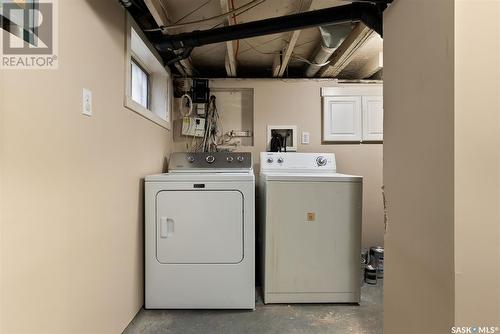 366 Halifax Street, Regina, SK - Indoor Photo Showing Laundry Room