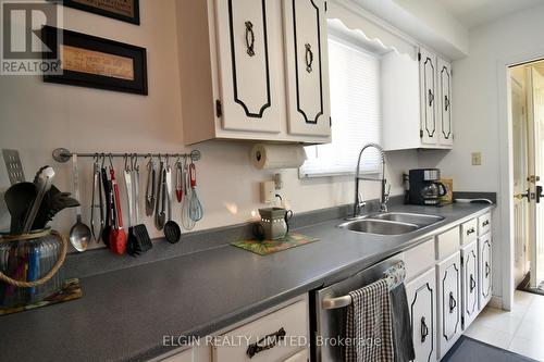 58 Ponderosa Crescent, London, ON - Indoor Photo Showing Kitchen With Double Sink