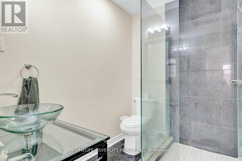 6 Small Court, Brampton, ON - Indoor Photo Showing Bathroom