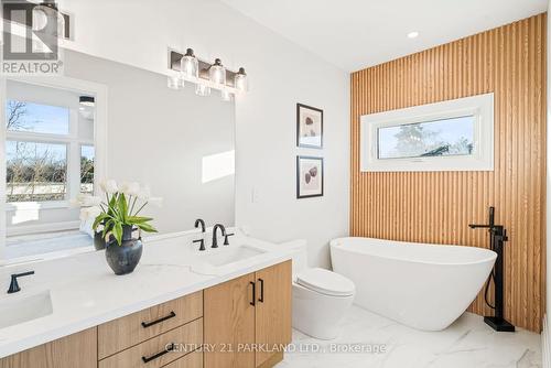 26 Matane Crt, Toronto, ON - Indoor Photo Showing Bathroom