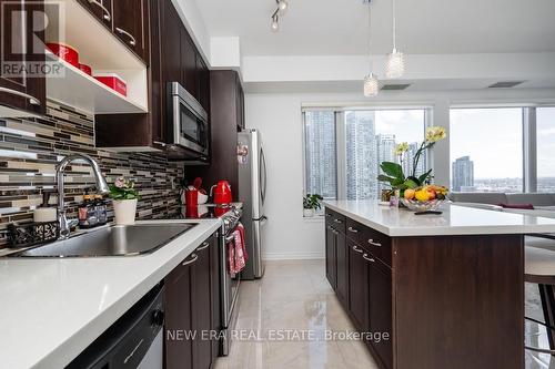 #1408 -385 Prince Of Wales Dr, Mississauga, ON - Indoor Photo Showing Kitchen With Upgraded Kitchen