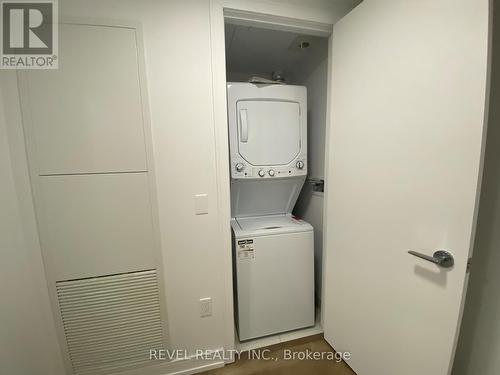 1217 - 1 Jarvis Street, Hamilton, ON - Indoor Photo Showing Laundry Room