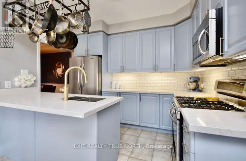 93 Monarchy St, Barrie, ON - Indoor Photo Showing Kitchen With Double Sink With Upgraded Kitchen