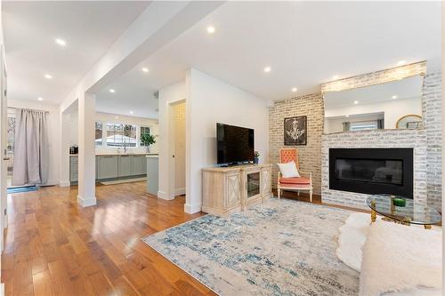519 Regina Drive, Burlington, ON - Indoor Photo Showing Living Room With Fireplace