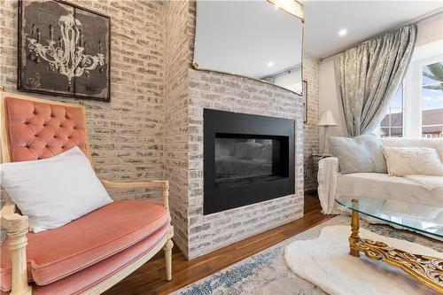 519 Regina Drive, Burlington, ON - Indoor Photo Showing Living Room With Fireplace
