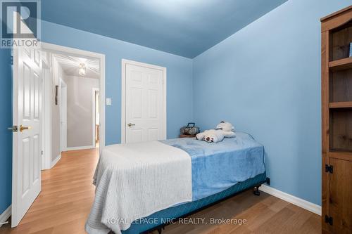 212 Hildred St, Welland, ON - Indoor Photo Showing Bedroom