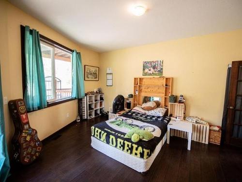 4377 Shuswap Rd, Kamloops, BC - Indoor Photo Showing Bedroom