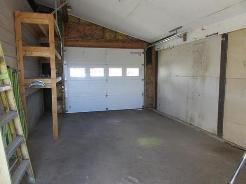 1649 Armstrong Street, Merritt, BC - Indoor Photo Showing Garage