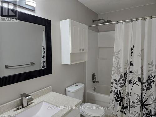 C301 - 213 Sydenham Street, Brantford, ON - Indoor Photo Showing Bathroom