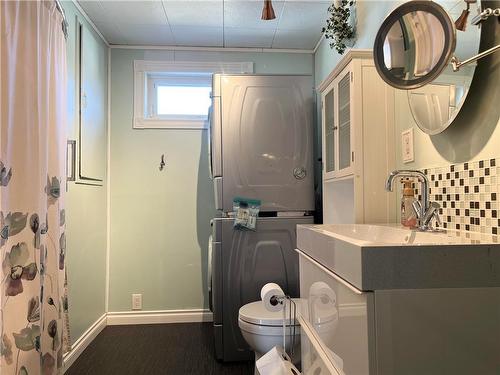 1316 Crescent Road W, Portage La Prairie, MB - Indoor Photo Showing Bathroom