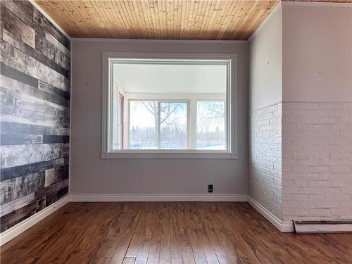 1316 Crescent Road W, Portage La Prairie, MB - Indoor Photo Showing Other Room