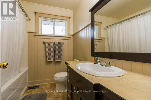 17272 Highway 2, Quinte West, ON - Indoor Photo Showing Bathroom
