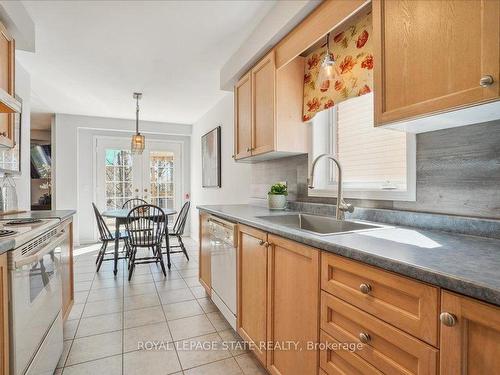 4233 Stadelbauer Dr, Lincoln, ON - Indoor Photo Showing Kitchen