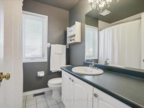 4233 Stadelbauer Dr, Lincoln, ON - Indoor Photo Showing Bathroom