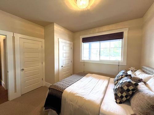 331 Forest Crowne Terrace, Kimberley, BC - Indoor Photo Showing Bedroom