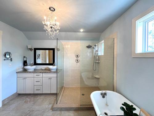 331 Forest Crowne Terrace, Kimberley, BC - Indoor Photo Showing Bathroom