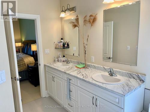 54 Jasper Ave, Prince Edward County, ON - Indoor Photo Showing Bathroom