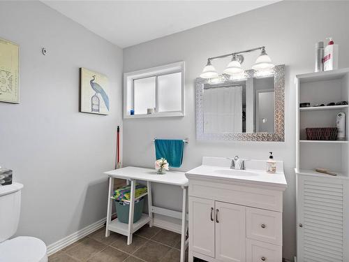 793 Arncote Ave, Langford, BC - Indoor Photo Showing Bathroom