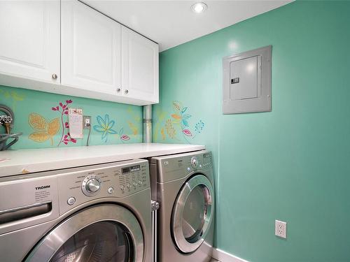 793 Arncote Ave, Langford, BC - Indoor Photo Showing Laundry Room