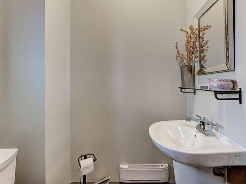 Salle d'eau - 16 Av. Highfield, Mont-Royal, QC - Indoor Photo Showing Bathroom