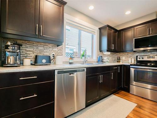 2000 Swordfern Rd, Nanaimo, BC - Indoor Photo Showing Kitchen With Upgraded Kitchen