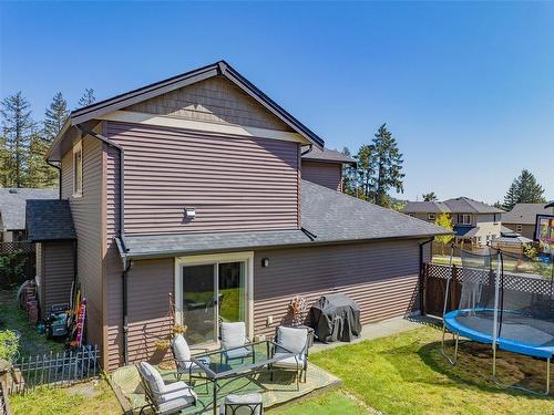 2000 Swordfern Rd, Nanaimo, BC - Outdoor With Exterior