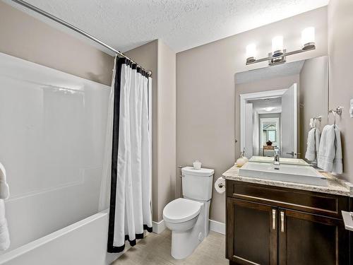 109-2077 20Th St, Courtenay, BC - Indoor Photo Showing Bathroom