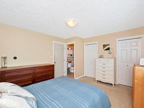 615 Treanor Ave, Langford, BC - Indoor Photo Showing Bedroom